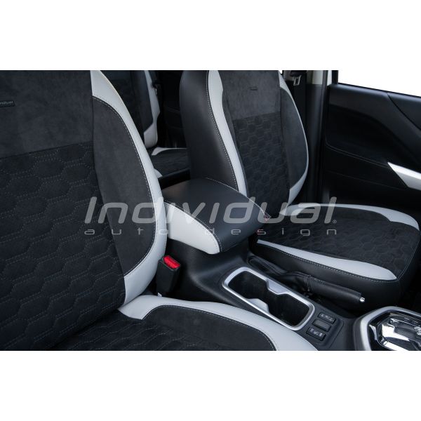 Housses de sièges personnalisées cuir et Alcantara® pour Nissan